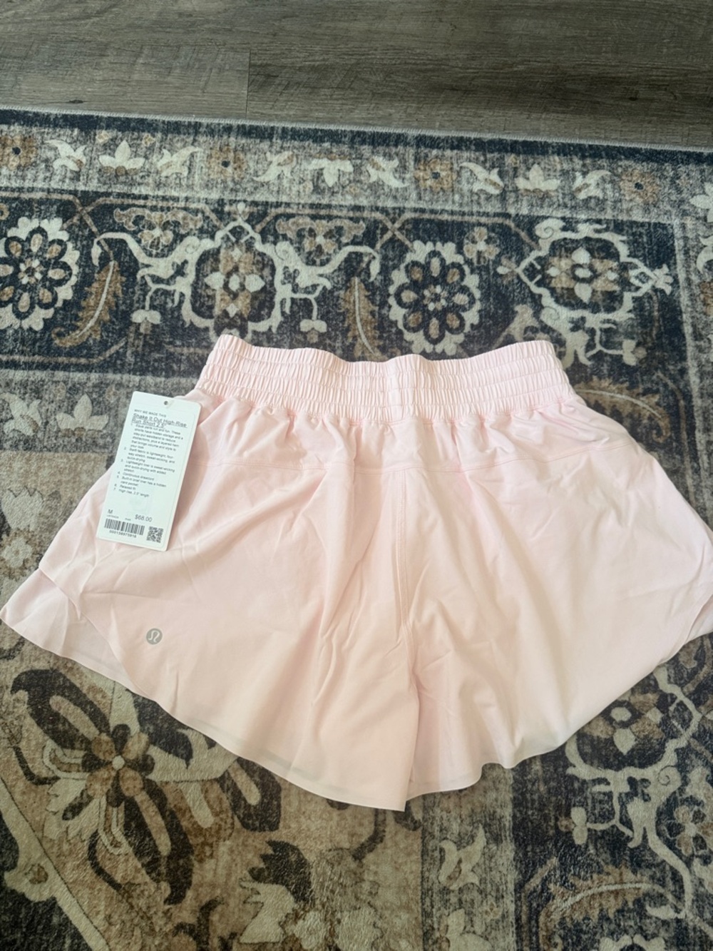 Lululemon 2.5 shake it out Light Pink Athletic Shorts with Elastic Waistband